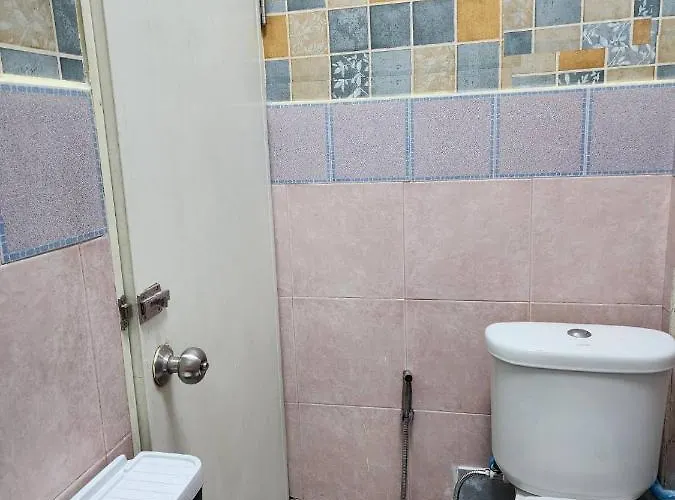 206 Lovely With Cool Fan With Full Amenities & Free Wi-fi Apartment