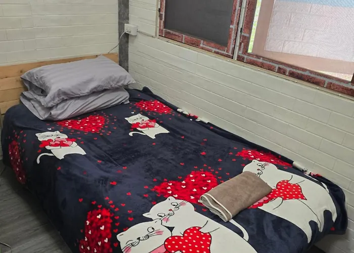 206 Lovely With Cool Fan With Full Amenities & Free Wi-fi * Bangkok